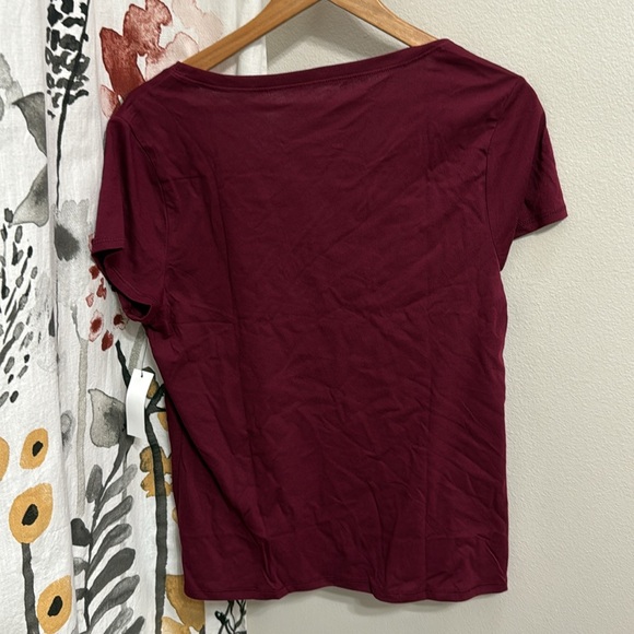 NWT. Ladies’ No Boundaries “Maroon Wave” Scoop Tee short sleeve shirt. Size XL - Picture 2 of 7